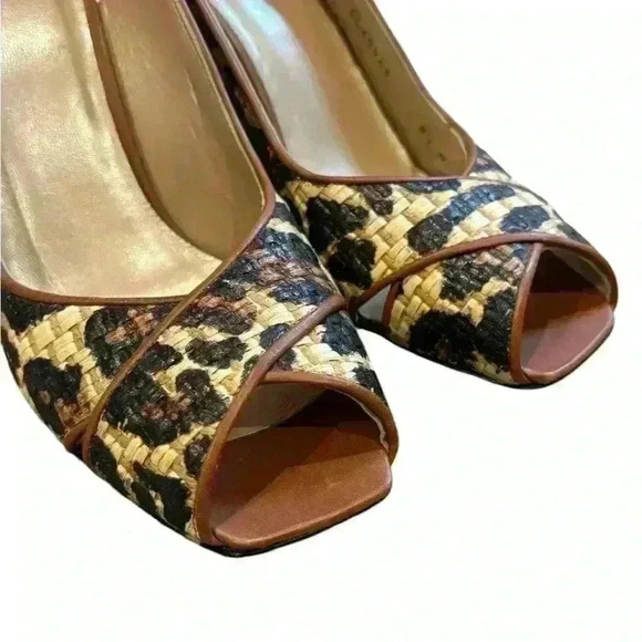 Stuart Weitzman Heels Women's Size 8.5 - Picture 7 of 7